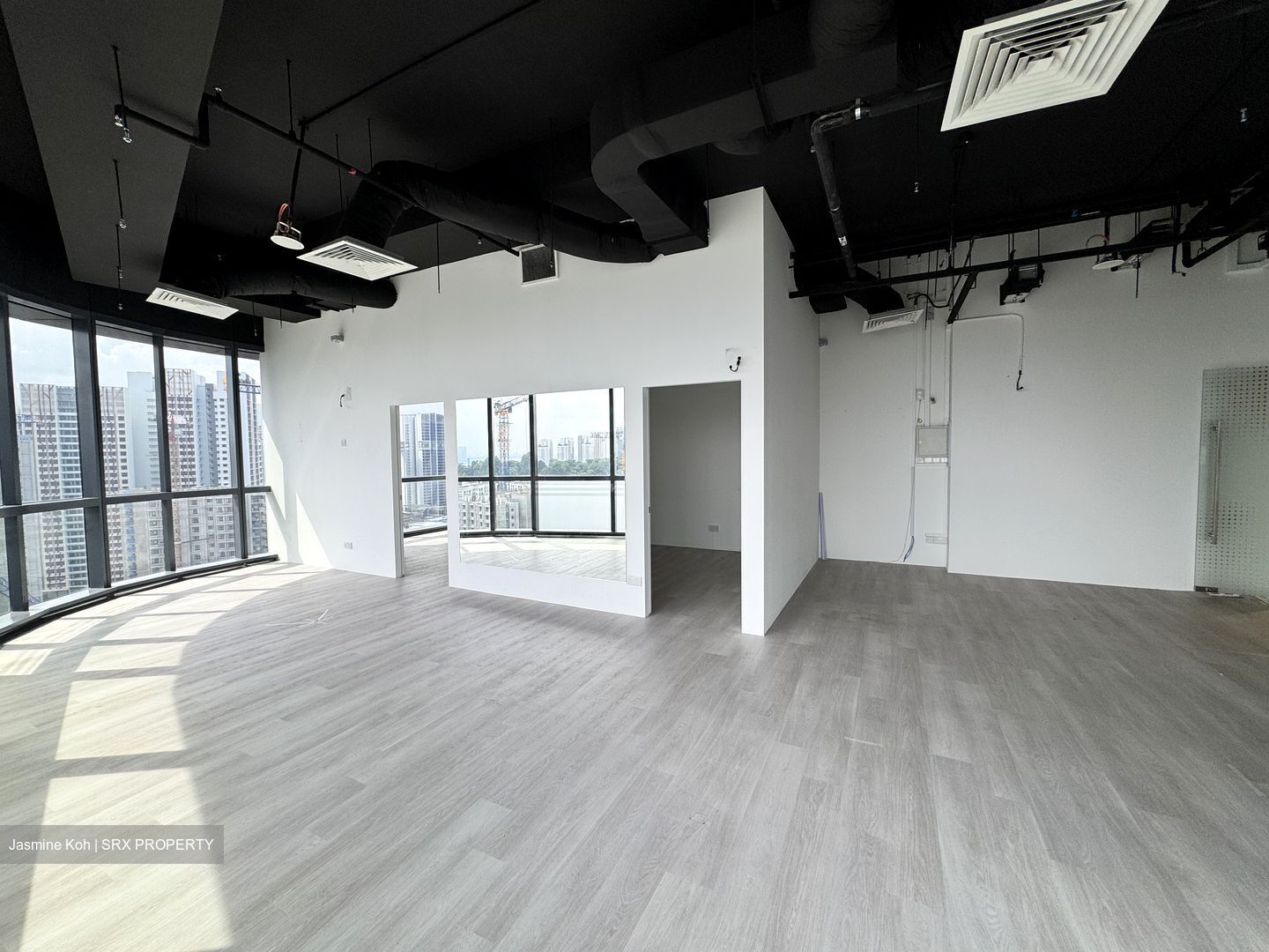 Woods Square (D25), Office #608087771
